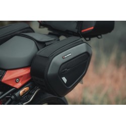 ZESTAW SAKW BOCZNYCH PRO BLAZE H I STELAŻY SW-MOTECH HONDA CB125R (18-) BLACK 2X15-20L