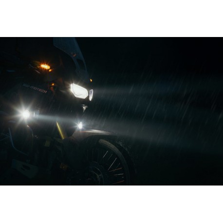 ZESTAW LAMP PRZECIWMGŁOWYCH EVO SW-MOTECH SUZUKI V-STROM 1050 (19-), BLACK